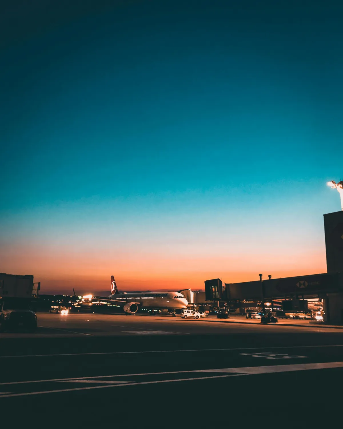 Conexión con aeropuertos de Alicante y Valencia